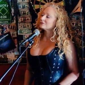 Meet your Posher, Shelly